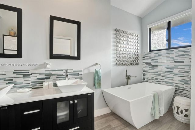 21388 Marina Cove Circle 13G, Aventura, FL 33180