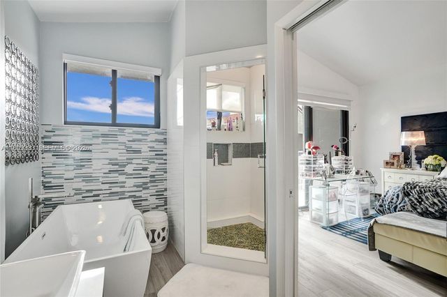 21388 Marina Cove Circle 13G, Aventura, FL 33180