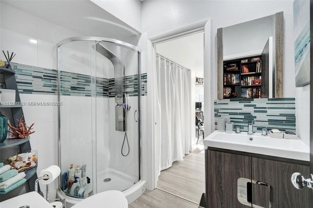 21388 Marina Cove Circle 13G, Aventura, FL 33180