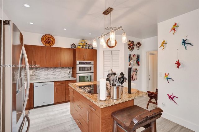 21388 Marina Cove Circle 13G, Aventura, FL 33180
