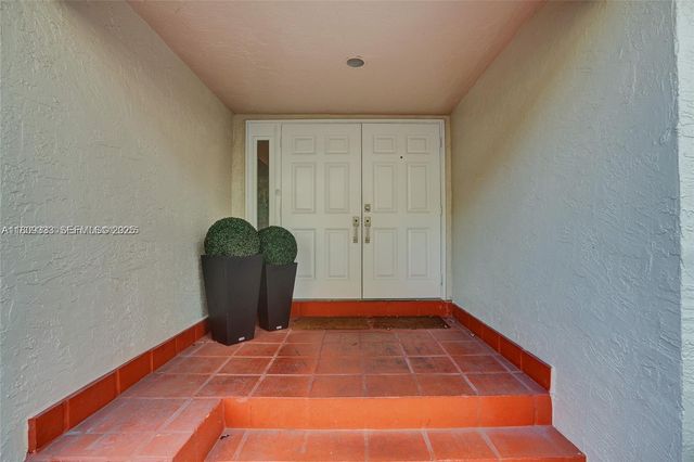 21388 Marina Cove Circle 13G, Aventura, FL 33180