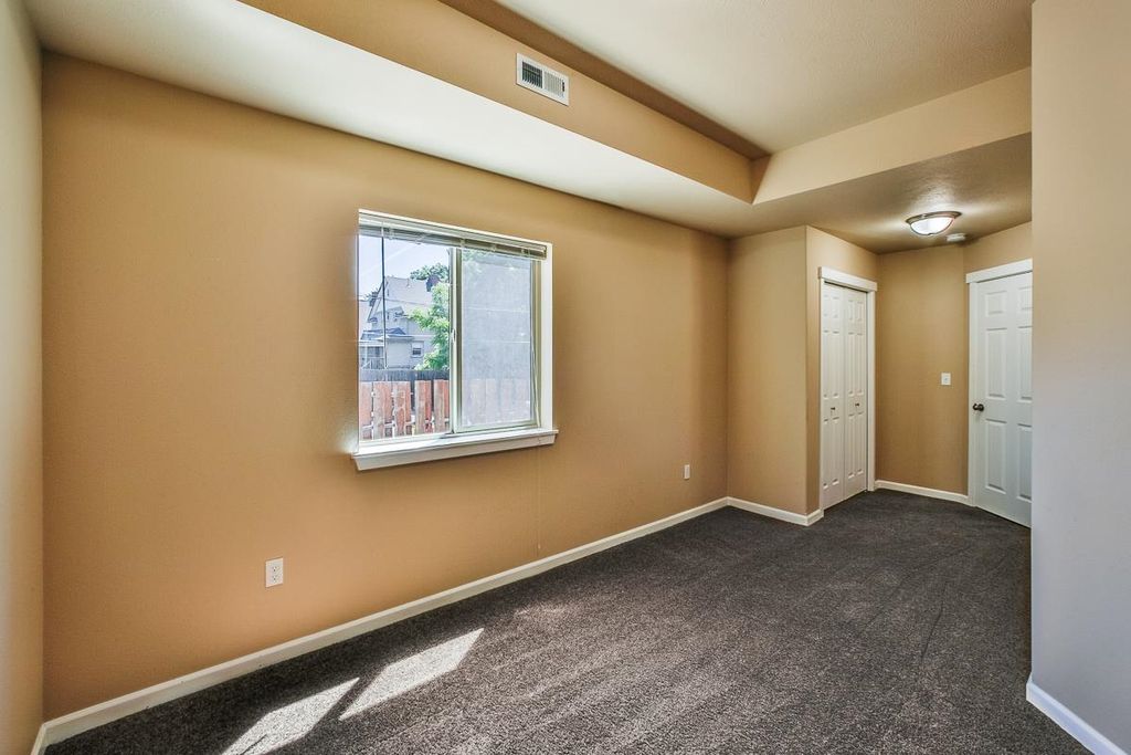 915 E Augusta Ave, Spokane, WA 99207 photo 11