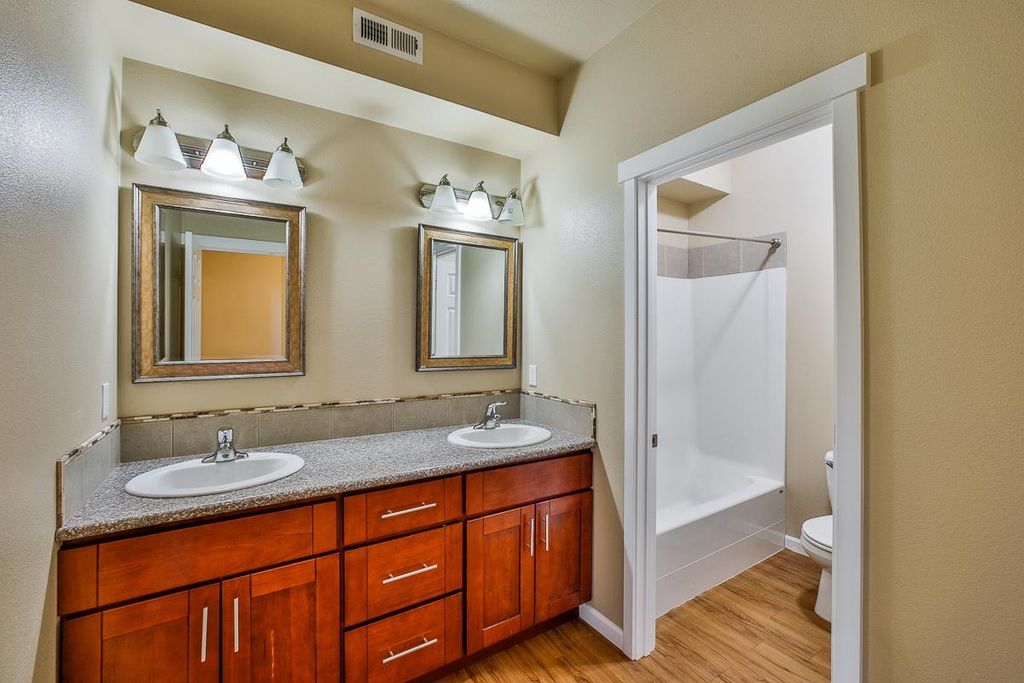 915 E Augusta Ave, Spokane, WA 99207 photo 14