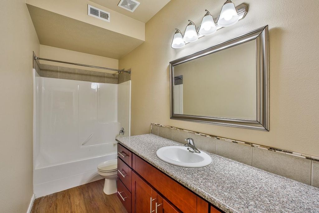 915 E Augusta Ave, Spokane, WA 99207 photo 15