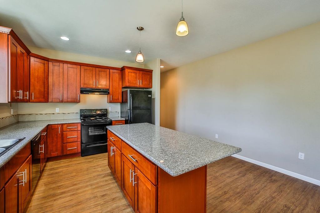 915 E Augusta Ave, Spokane, WA 99207 photo 17