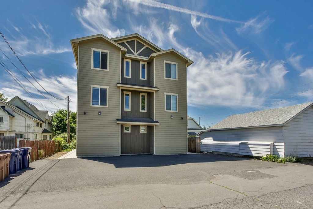 915 E Augusta Ave, Spokane, WA 99207 photo 3
