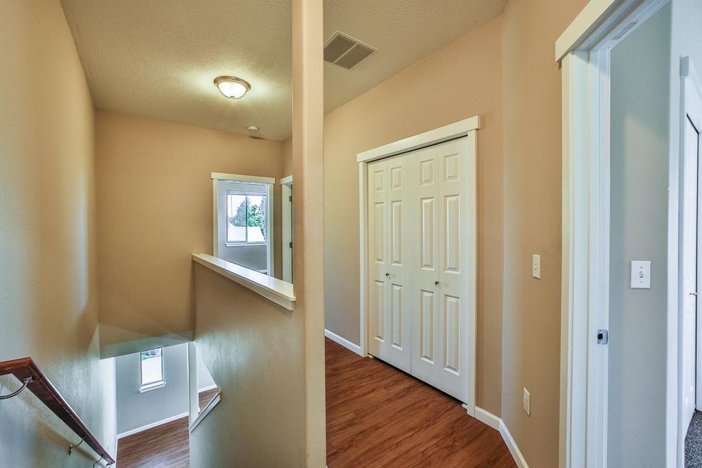 915 E Augusta Ave, Spokane, WA 99207 photo 6