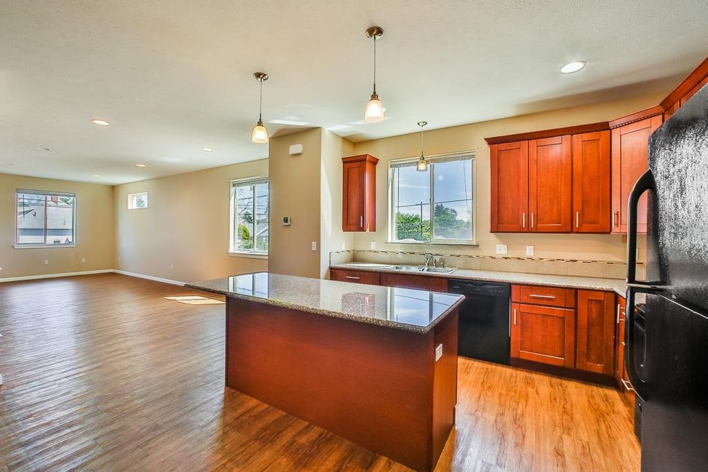 915 E Augusta Ave, Spokane, WA 99207 photo 7