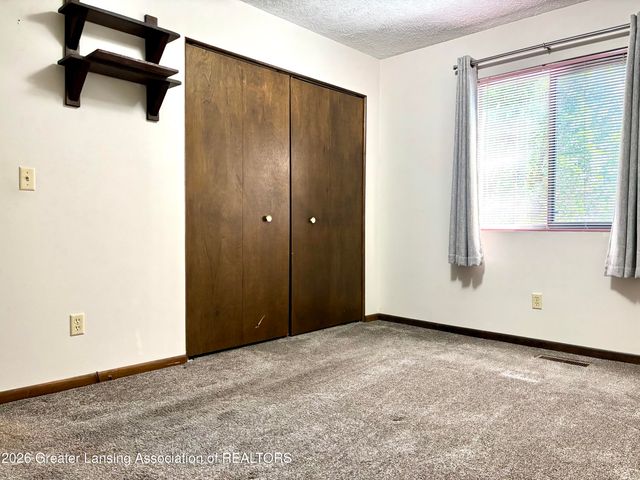 637 Green Street, Grand Ledge, MI 48837