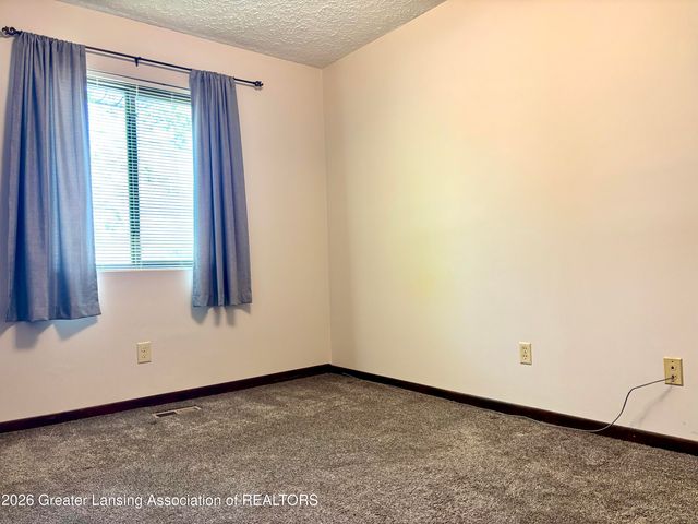 637 Green Street, Grand Ledge, MI 48837