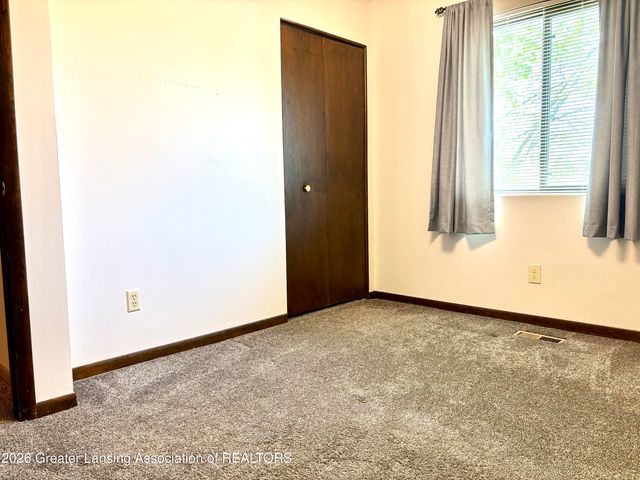 637 Green Street, Grand Ledge, MI 48837