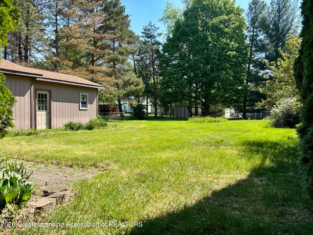 637 Green Street, Grand Ledge, MI 48837