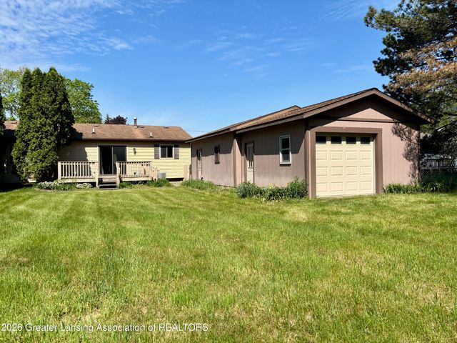 637 Green Street, Grand Ledge, MI 48837