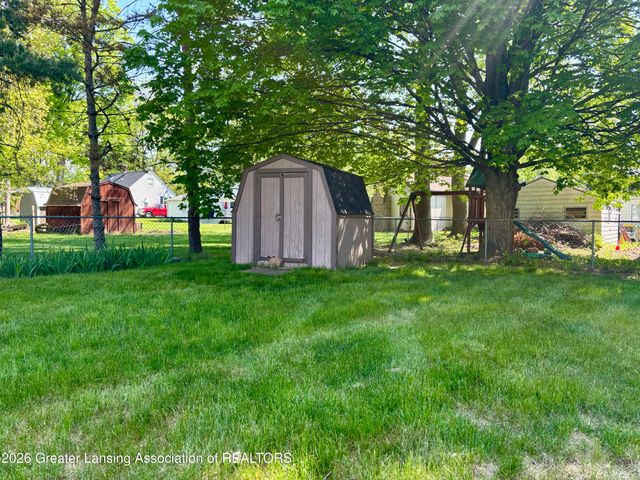 637 Green Street, Grand Ledge, MI 48837