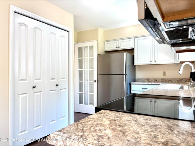 637 Green Street, Grand Ledge, MI 48837