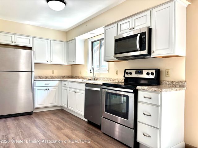 637 Green Street, Grand Ledge, MI 48837