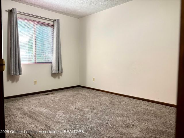637 Green Street, Grand Ledge, MI 48837