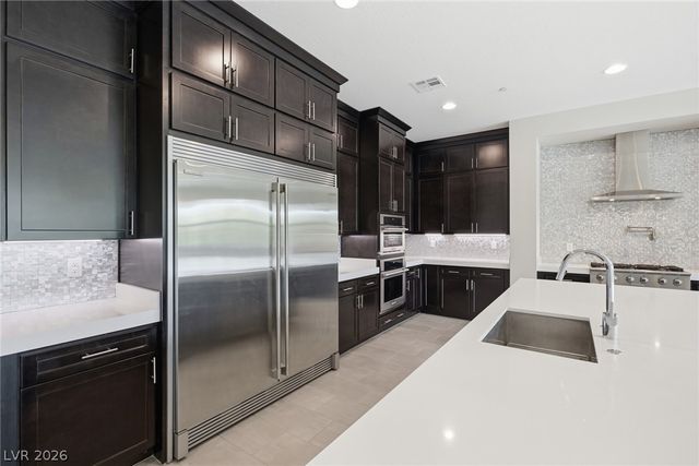 6130 Pebble Glen Court, Las Vegas, NV 89149