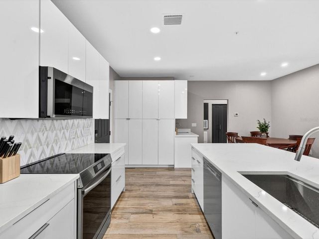 5000 CULBREATH KEY WAY 9-116, Tampa, FL 33611
