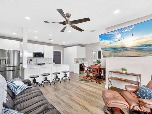 5000 CULBREATH KEY WAY 9-116, Tampa, FL 33611
