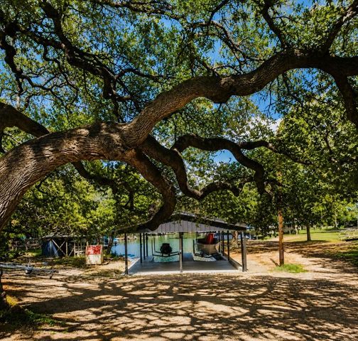 2001 Granite Cove RD, Kingsland, TX 78639