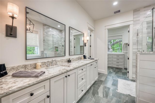 2001 Granite Cove RD, Kingsland, TX 78639