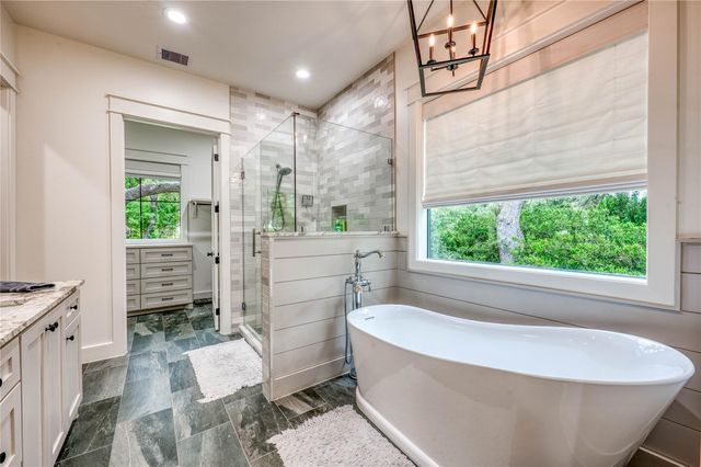 2001 Granite Cove RD, Kingsland, TX 78639