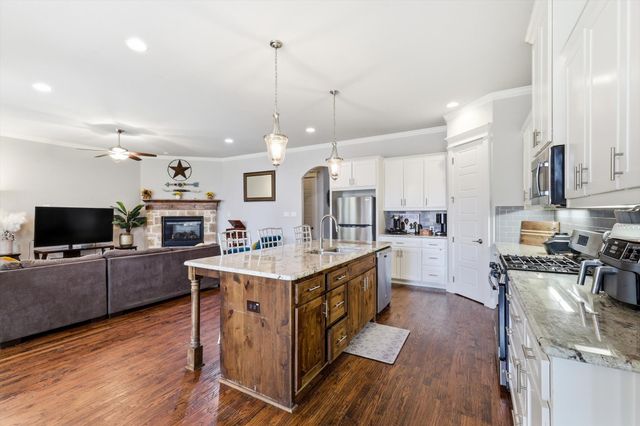 525 Hearth Terrace, Argyle, TX 76226