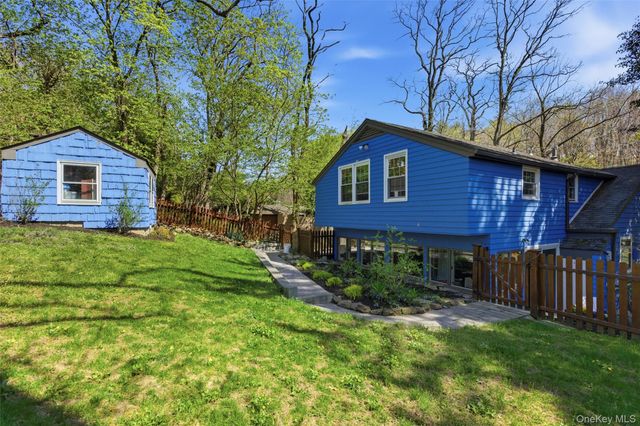 71 Hollow Road, Stony Brook, NY 11790