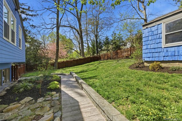 71 Hollow Road, Stony Brook, NY 11790