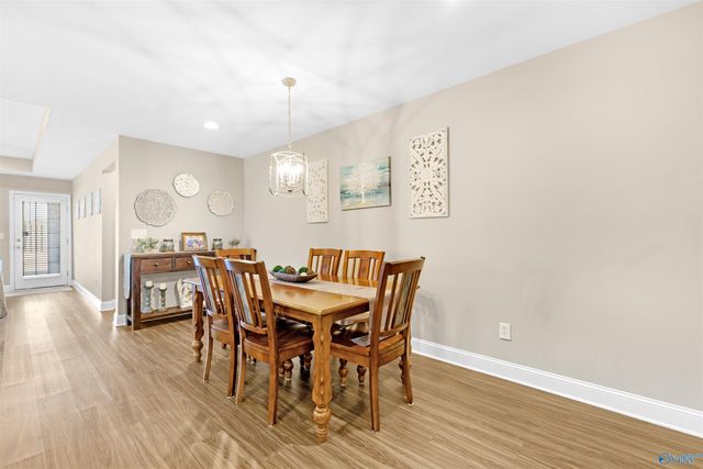 372 Willow Bank Circle, Decatur, AL 35603