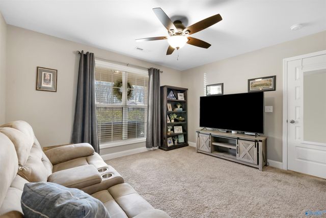 372 Willow Bank Circle, Decatur, AL 35603