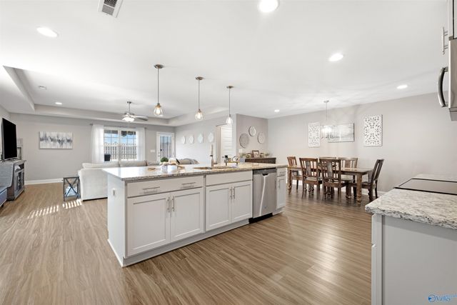 372 Willow Bank Circle, Decatur, AL 35603