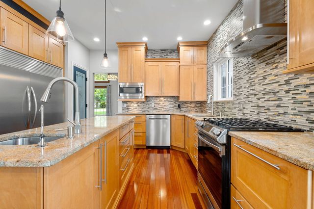 10752 Dogleg Drive, Demotte, IN 46310