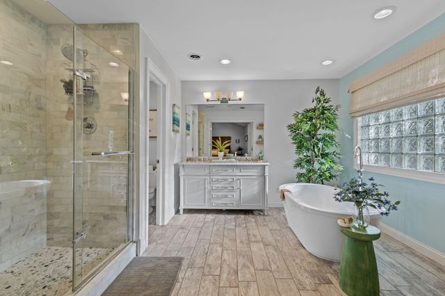 10752 Dogleg Drive, Demotte, IN 46310