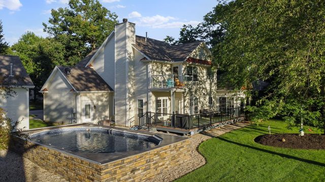 10752 Dogleg Drive, Demotte, IN 46310