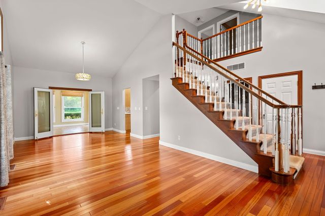 10752 Dogleg Drive, Demotte, IN 46310