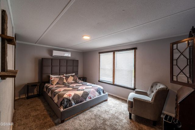 4129 Manis Hollow Road, Gatlinburg, TN 37738