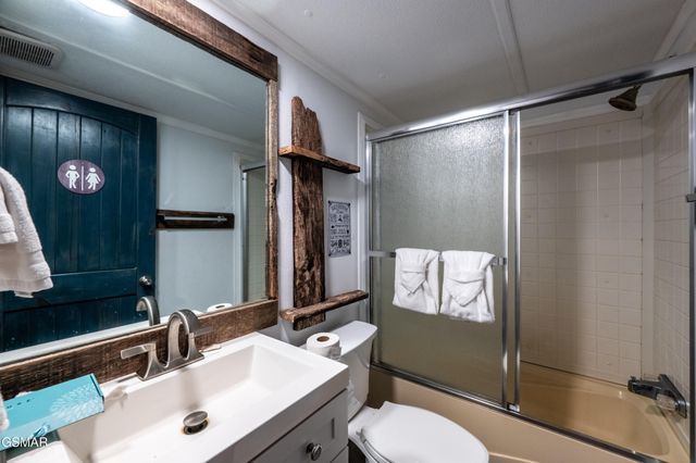 4129 Manis Hollow Road, Gatlinburg, TN 37738