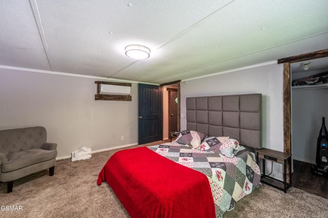 4129 Manis Hollow Road, Gatlinburg, TN 37738