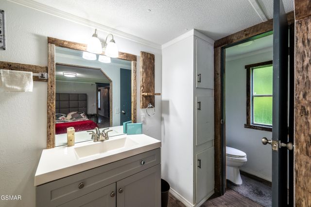 4129 Manis Hollow Road, Gatlinburg, TN 37738