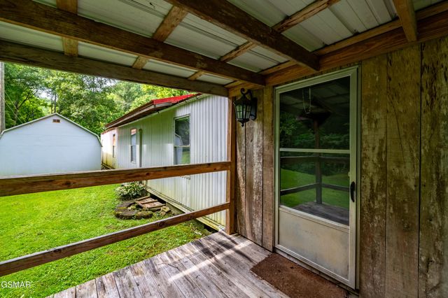 4129 Manis Hollow Road, Gatlinburg, TN 37738