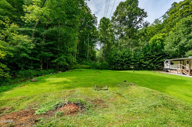 4129 Manis Hollow Road, Gatlinburg, TN 37738