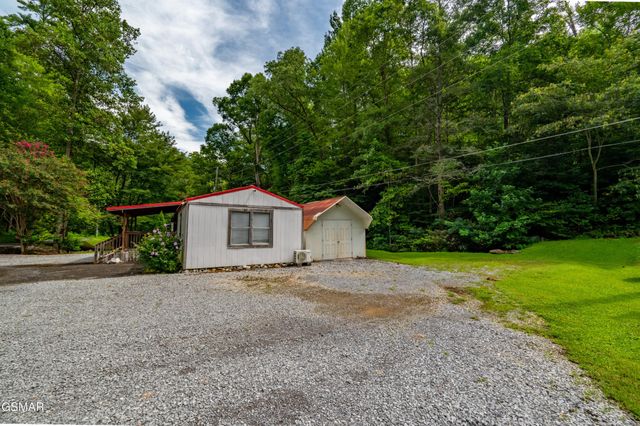 4129 Manis Hollow Road, Gatlinburg, TN 37738