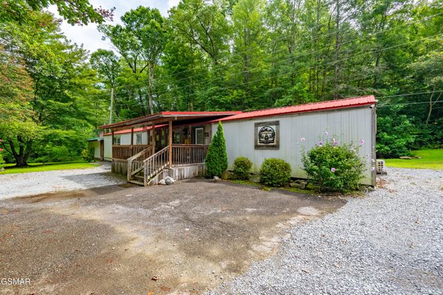 4129 Manis Hollow Road, Gatlinburg, TN 37738