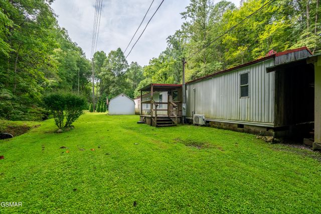 4129 Manis Hollow Road, Gatlinburg, TN 37738