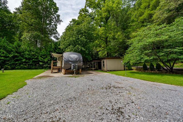 4129 Manis Hollow Road, Gatlinburg, TN 37738