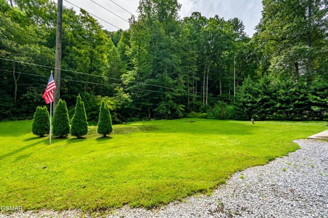 4129 Manis Hollow Road, Gatlinburg, TN 37738