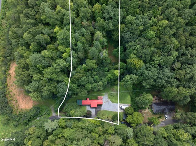 4129 Manis Hollow Road, Gatlinburg, TN 37738