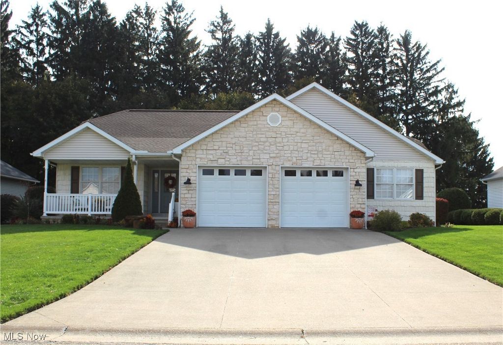 114 Stone Crossing Street NE, Canton, OH 44721